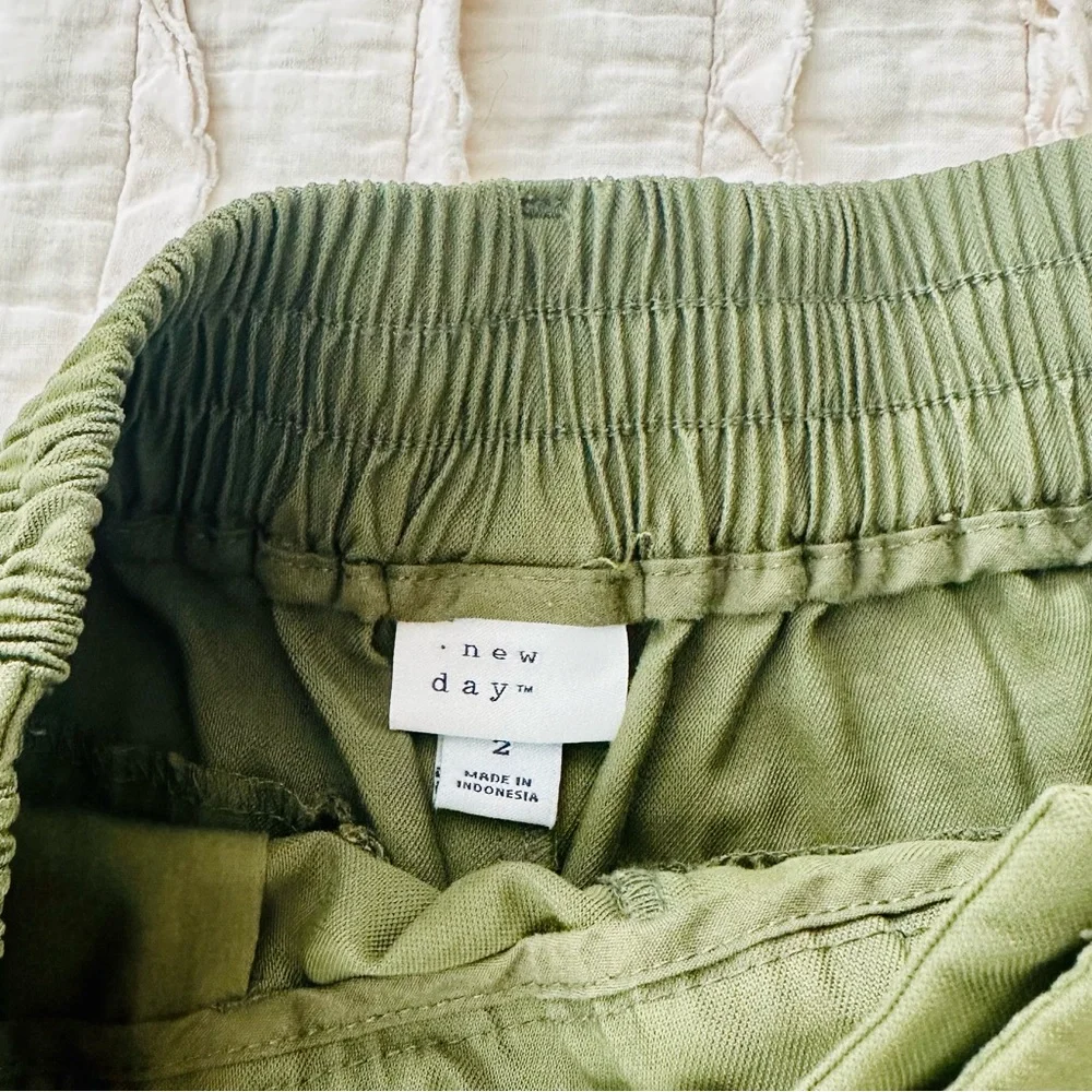 A New Day Casual Olive Green Ankle Pants Women’s Size 2 - Picture 4 of 5